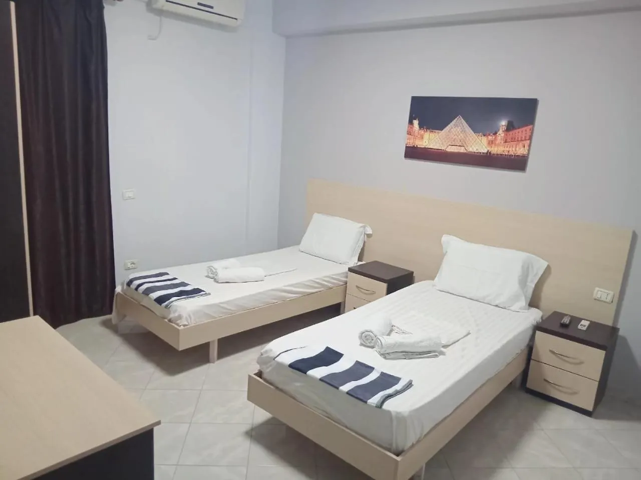 Επικοινωνία με το Hotel Blue Moon
